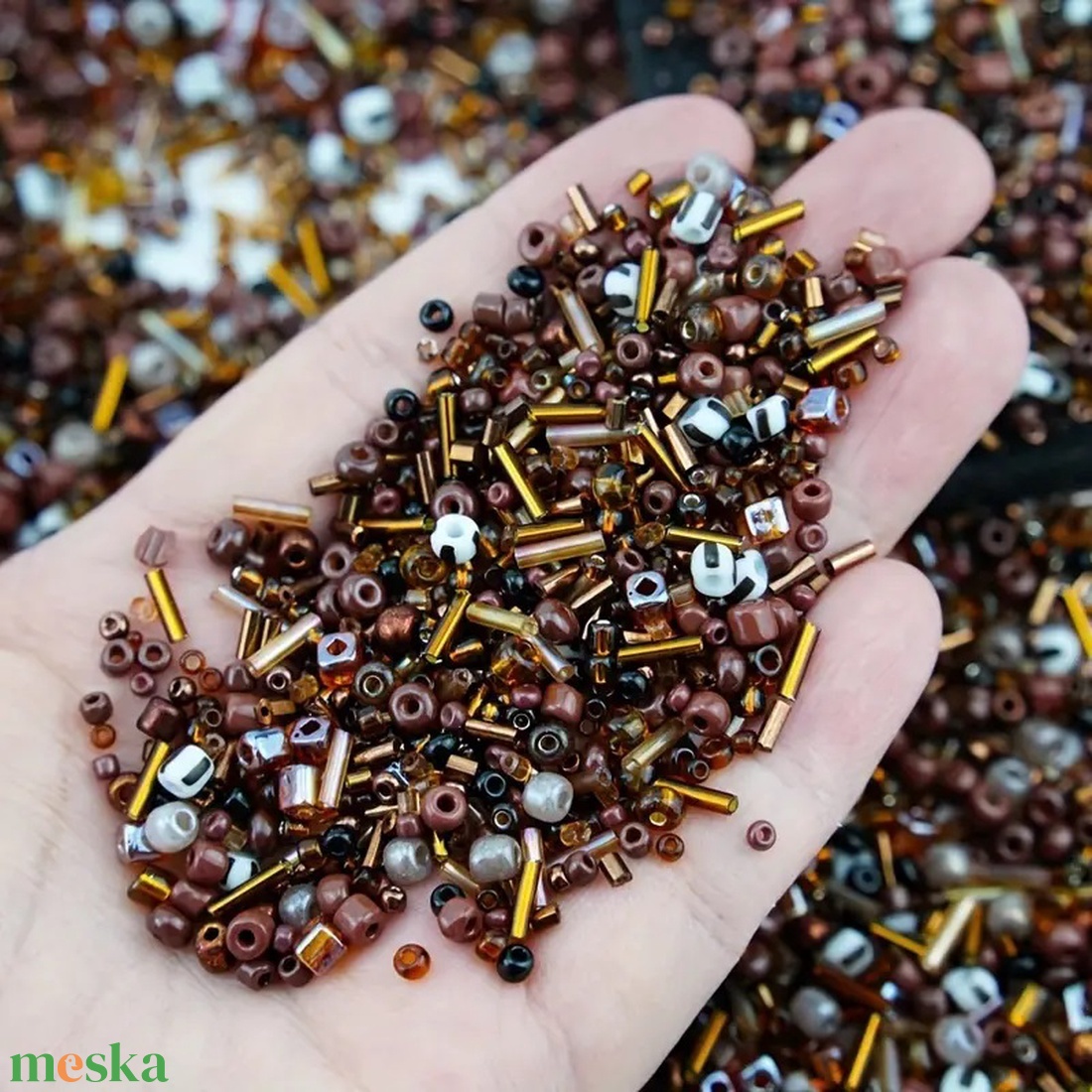 Üveggyöngy csomag 1-4 mm vegyes forma, méret - barna - kellékek & szerszámok - gyöngyfűzés kellékek - műanyag gyöngy - Meska.hu