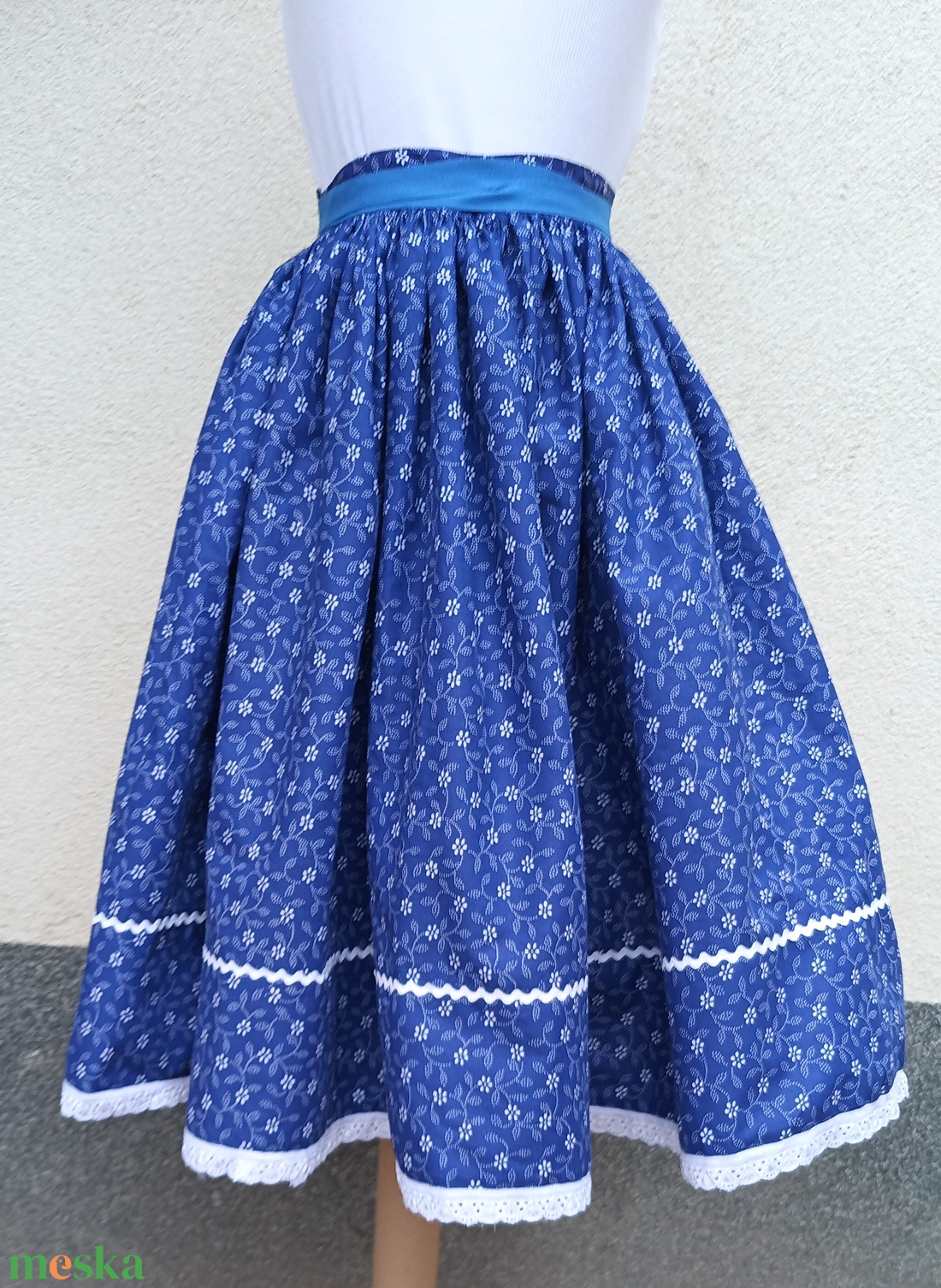 Kékfestő mintás néptáncos, népi szoknya - ruha & divat - női ruha - szoknya - Meska.hu Kékfestő mintás néptáncos, népi szoknya - ruha & divat - női ruha - szoknya - Meska.hu
