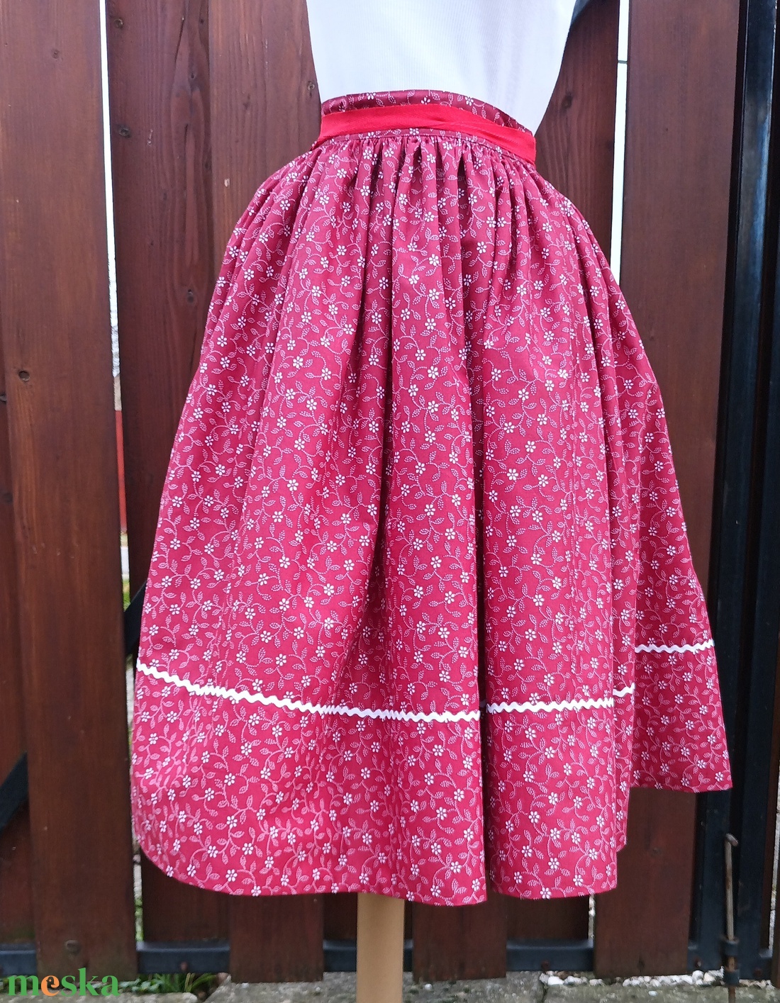 Néptáncos népi szoknya bordó színben - ruha & divat - női ruha - szoknya - Meska.hu