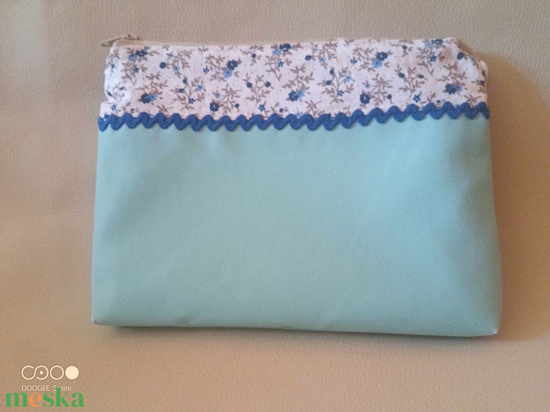 Neszeszer a kék színeivel - táska & tok - neszesszer - Meska.hu