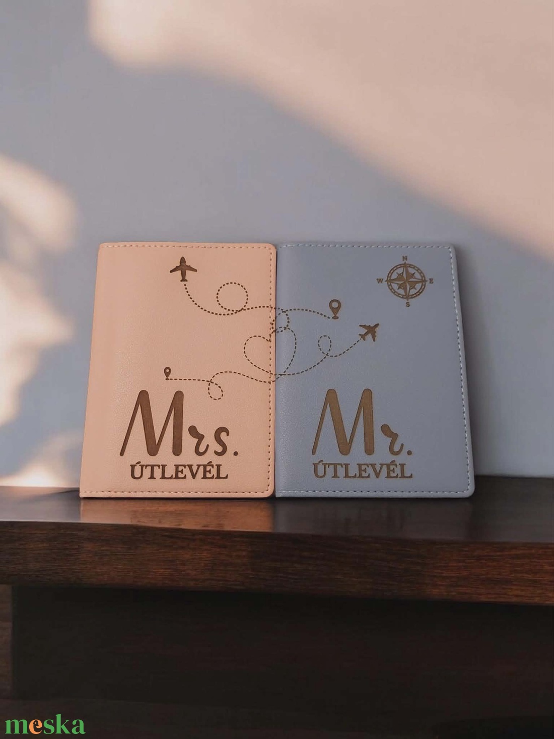 Páros gravírozott útlevéltartó - táska & tok - pénztárca & más tok - kártyatartó & irattartó - Meska.hu