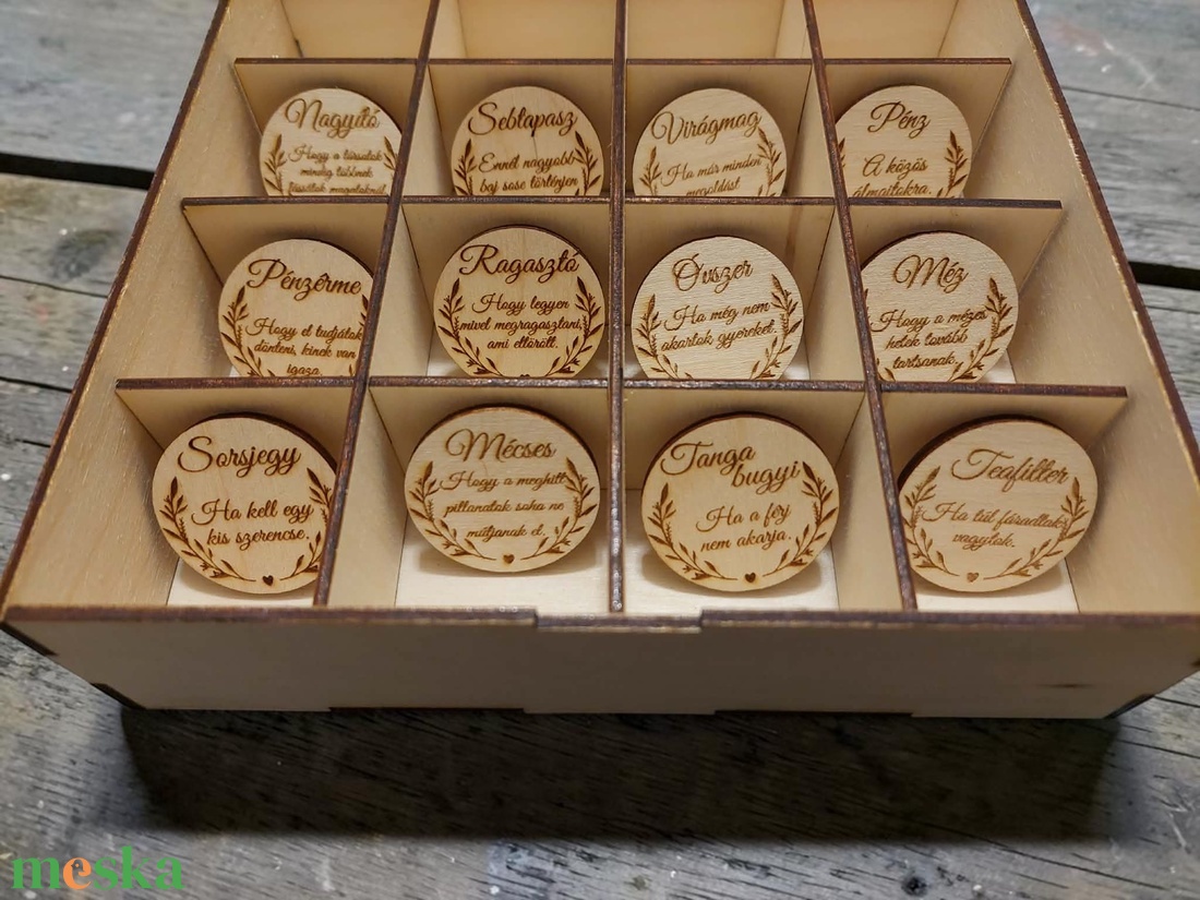 A házasság nélkülözhetetlen kellékei box - esküvő - lánybúcsú - Meska.hu