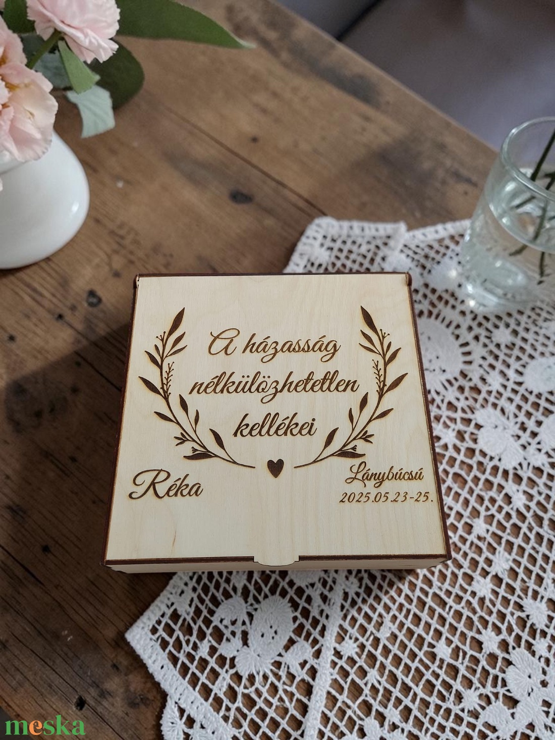 A házasság nélkülözhetetlen kellékei box - esküvő - lánybúcsú - Meska.hu