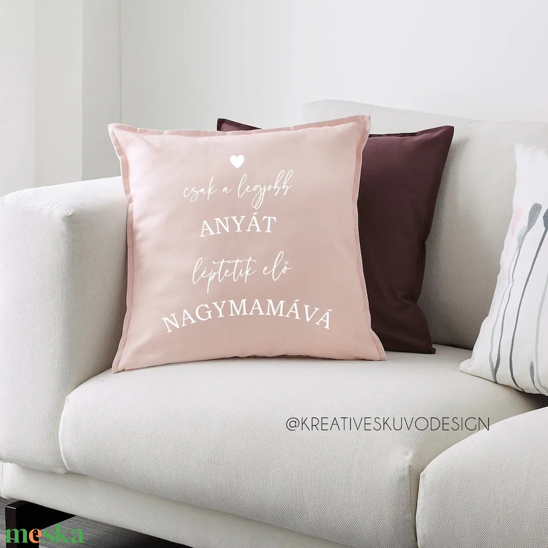 CSAK A LEGJOBB ANYÁT LÉPTETIK ELŐ NAGYMAMÁVÁ - feliratos párnahuzat - karácsony - karácsonyi lakásdekoráció - karácsonyfadíszek - Meska.hu