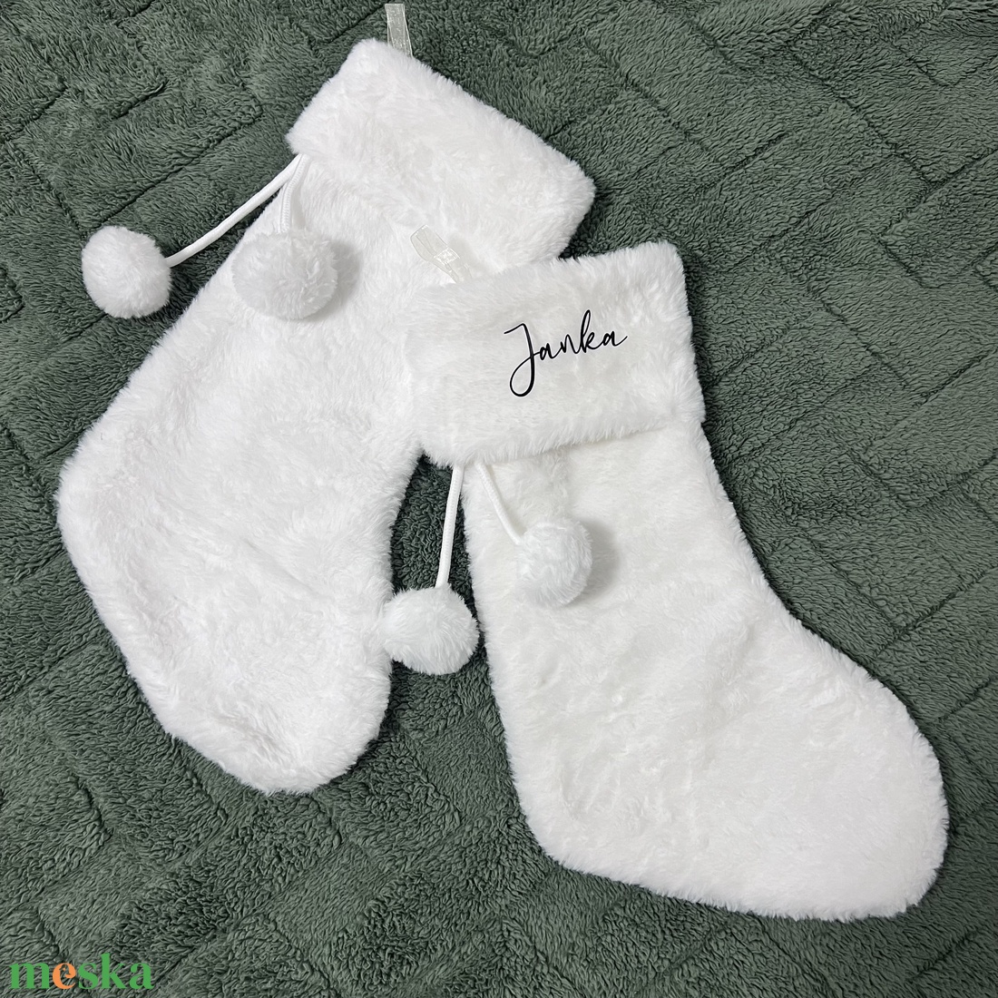 Fehér plüss mikulás zokni - névre szóló, feliratozott, neves - karácsony - mikulás - mikulás zsák - Meska.hu