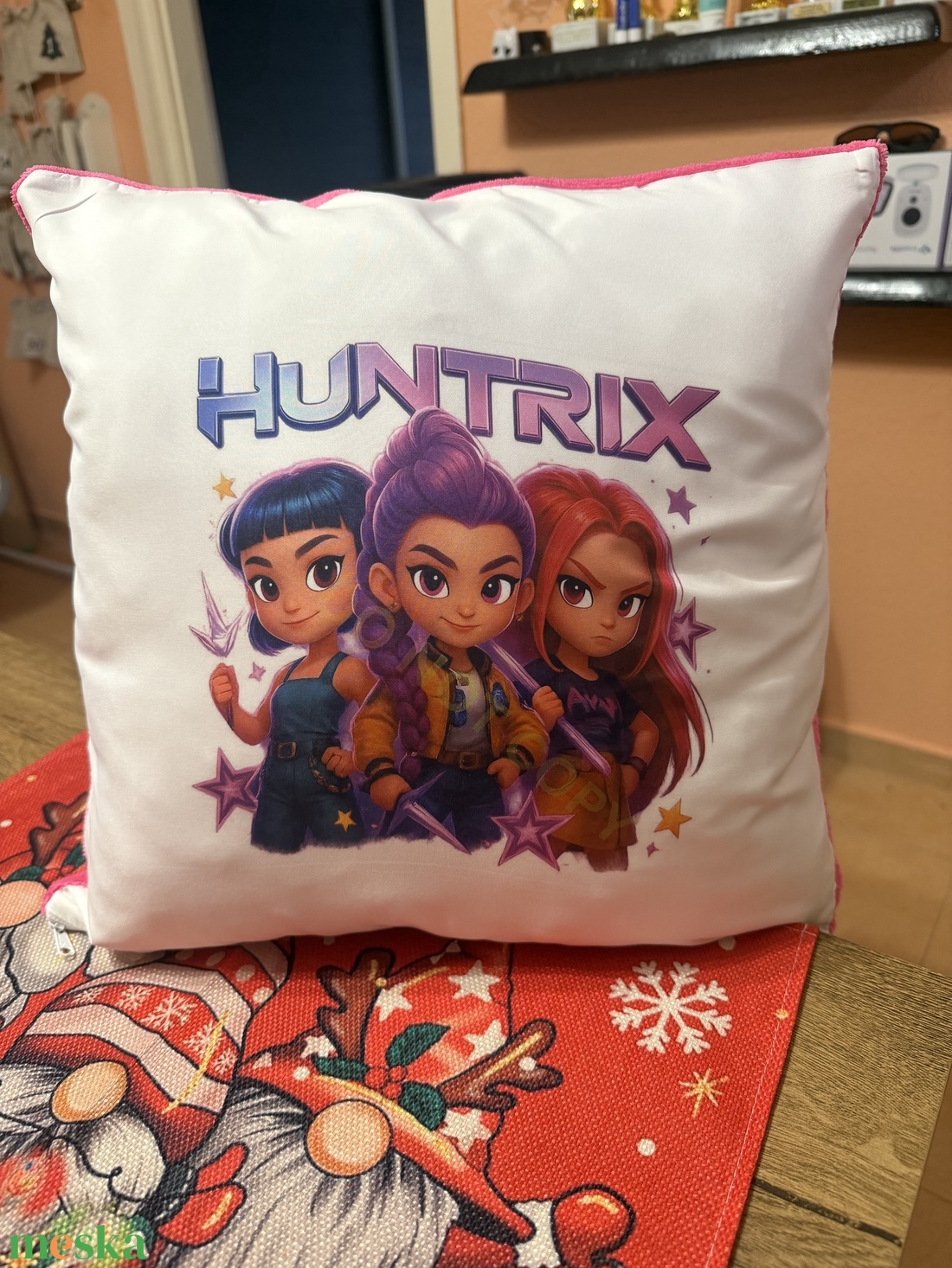 K pop , Démonvadászok párna - otthon & életmód - babaszoba, gyerekszoba - gyerek díszpárna - Meska.hu