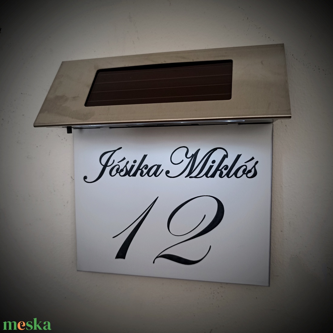 Fehér világitó LED-es napelemes házszám tábla - otthon & életmód - ház & kert - házszám - Meska.hu