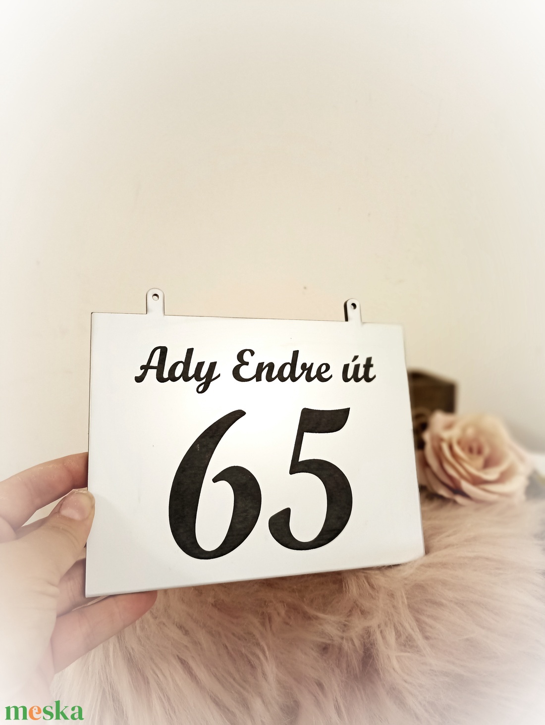 Fehér világitó LED-es napelemes házszám tábla - otthon & életmód - ház & kert - házszám - Meska.hu