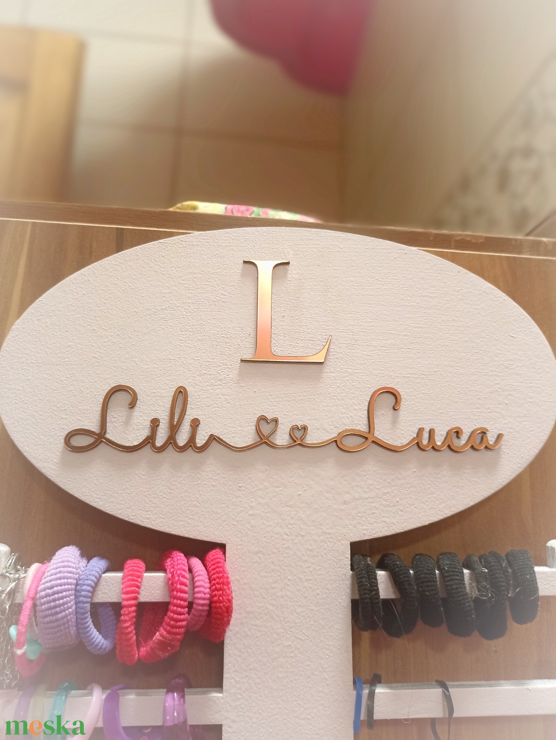 Névre szóló hajcsat hajgumi ékszer tartó - ruha & divat - hajdísz & hajcsat - hajgumi - Meska.hu