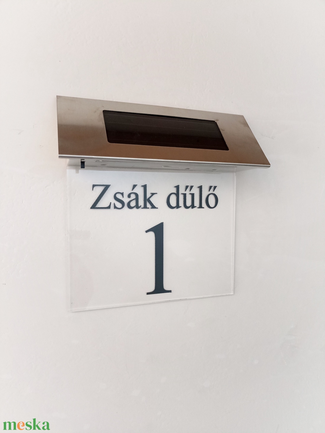 Világitó LED-es napelemes házszám tábla - otthon & életmód - ház & kert - házszám - Meska.hu
