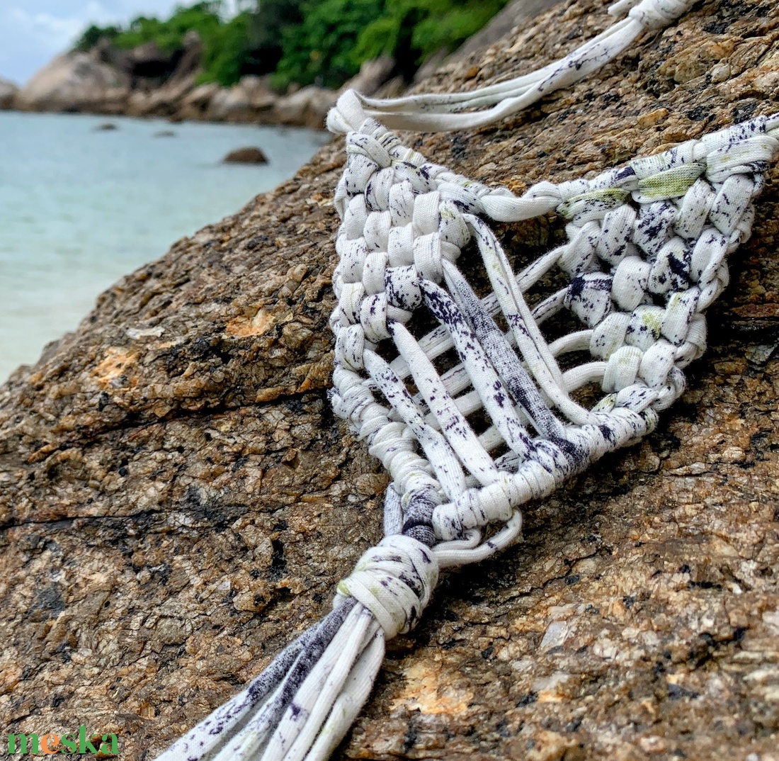 Makramé nyaklánc, Tarka mitás - ékszer - nyaklánc - bojtos nyaklánc - Meska.hu