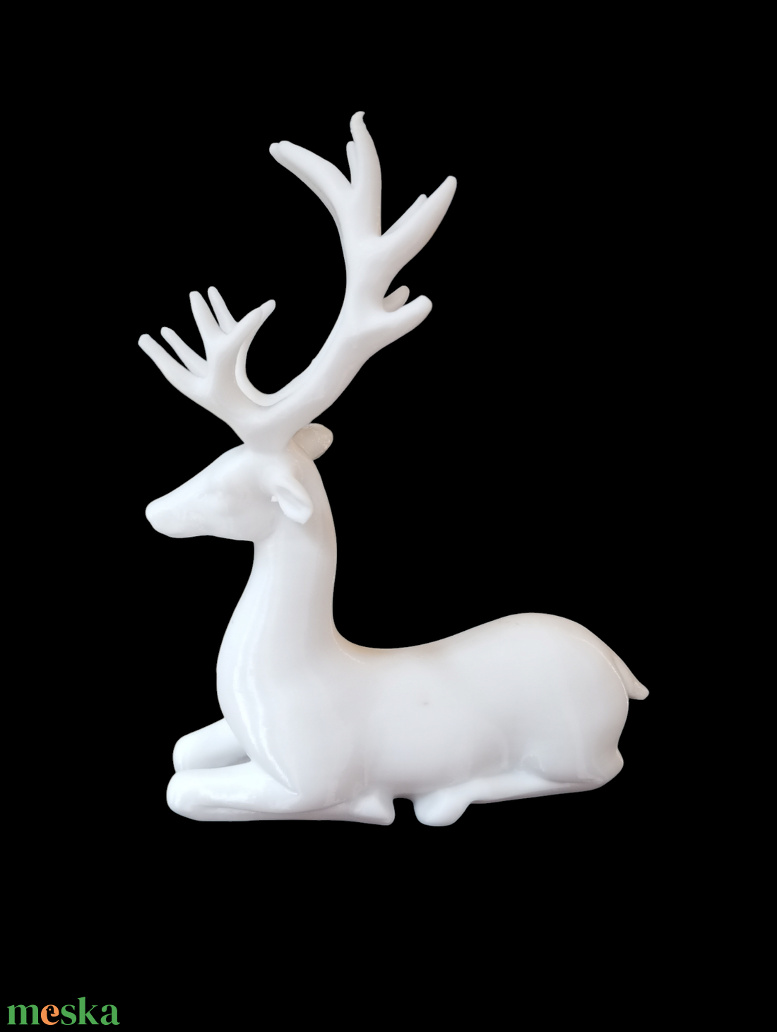 Fehér fekvő dekorációs szarvas - karácsony - karácsonyi lakásdekoráció - karácsonyi lakásdíszek - Meska.hu