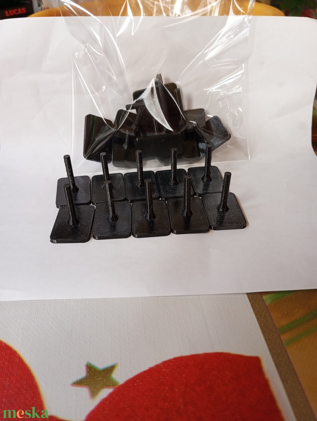 Stranger things Kinder Joy figura talp - otthon & életmód - dekoráció - asztal és polc dekoráció - dekorációs tál, tartó - Meska.hu