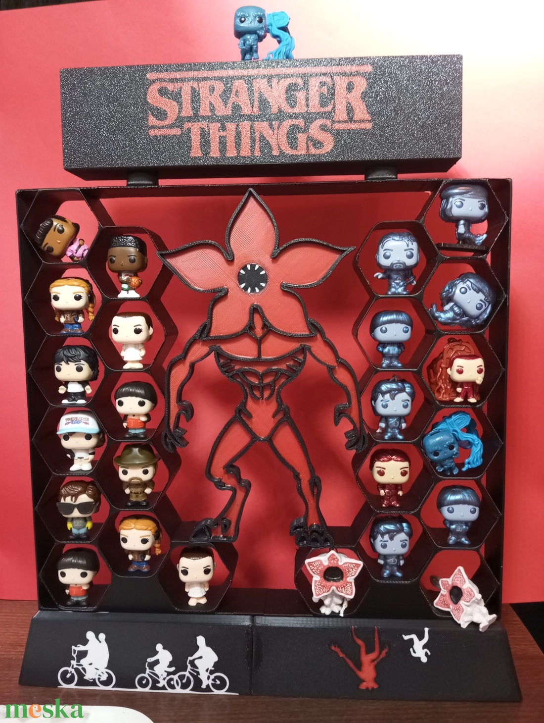 Stranger Things figura tartó � Kinder Joy Funko Pop figurákhoz - baba - mama - babaszobabútor - játéktároló - Meska.hu