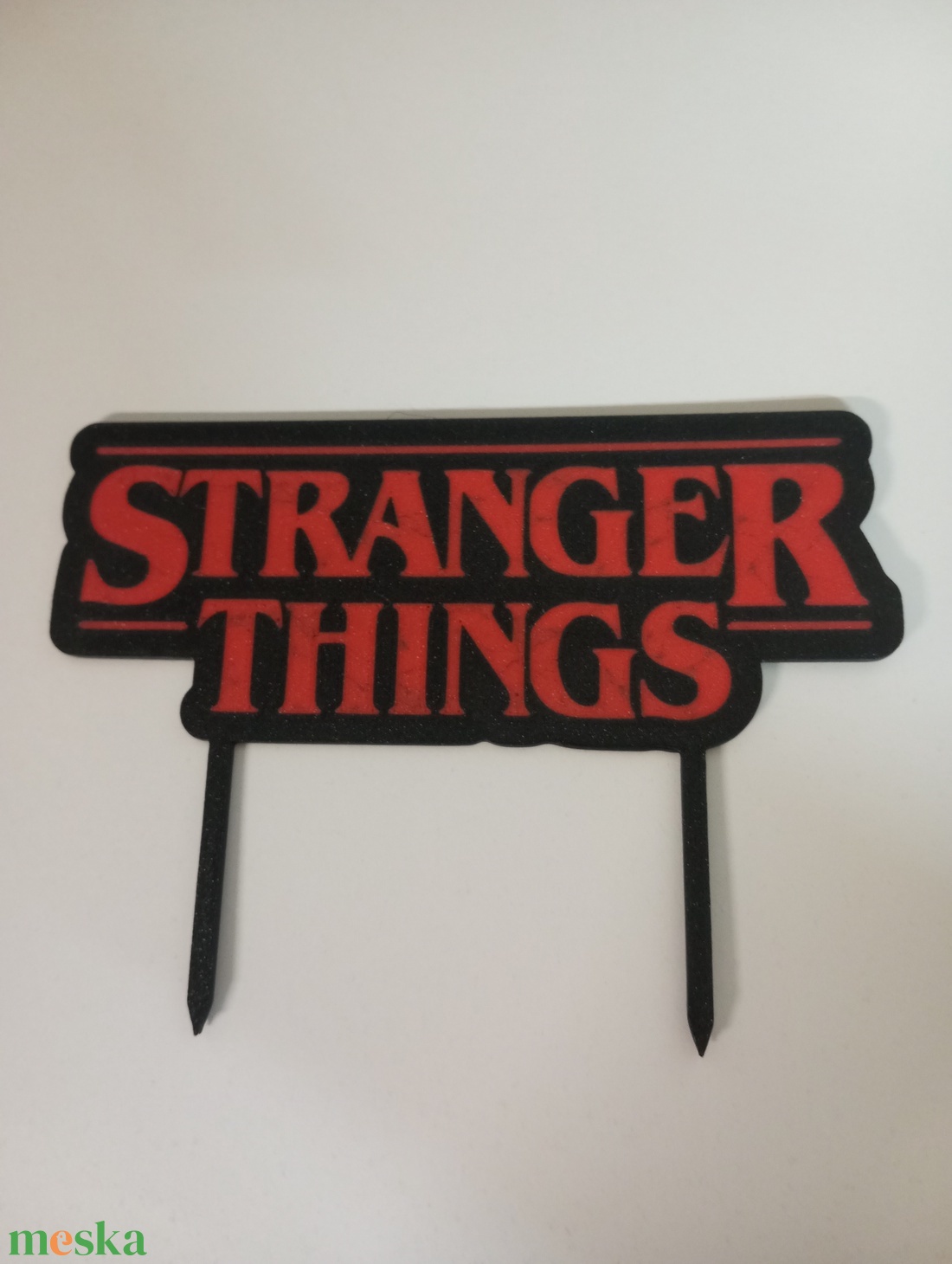 Egyedi Stranger Things tortabeszúró dísz  - otthon & életmód - konyhafelszerelés, tálalás - sütés, főzés - sütidísz - Meska.hu
