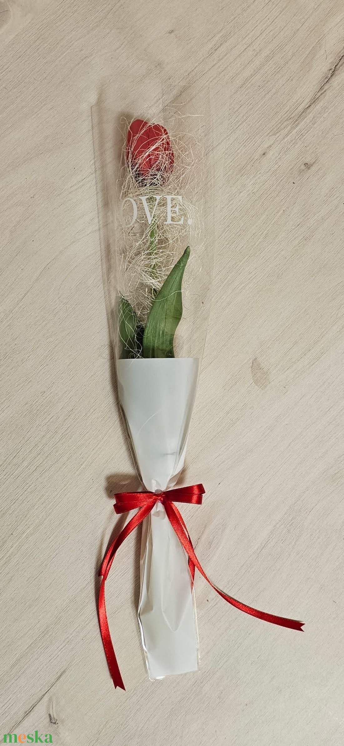 Szálas élethű tulipán celofánban - otthon & életmód - dekoráció - asztal és polc dekoráció - asztaldísz - Meska.hu Szálas élethű tulipán celofánban - otthon & életmód - dekoráció - asztal és polc dekoráció - asztaldísz - Meska.hu