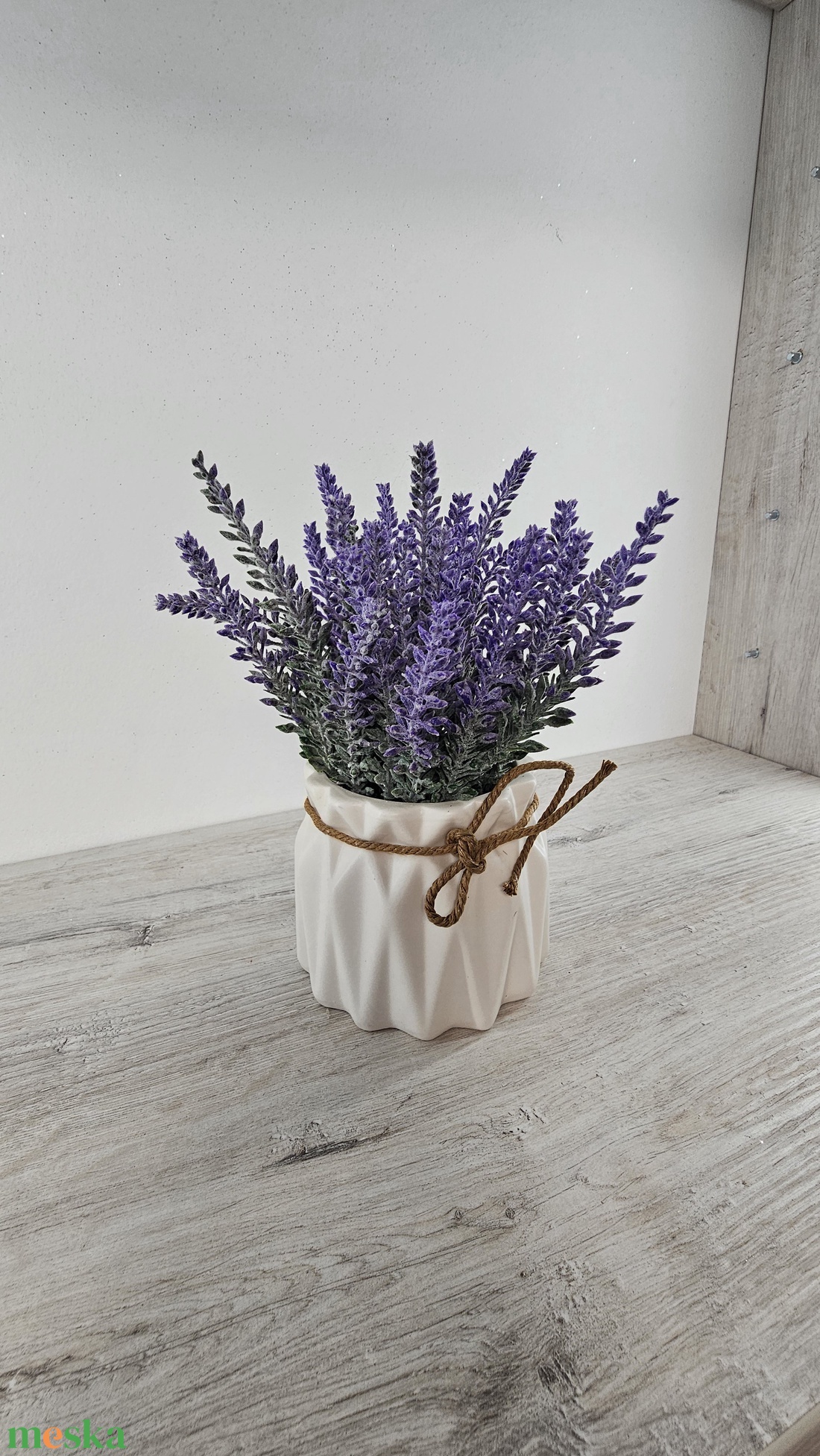 Levendula kerámia kaspóban - otthon & életmód - virágdekoráció - virágdíszek - virágdísz kaspóban - Meska.hu