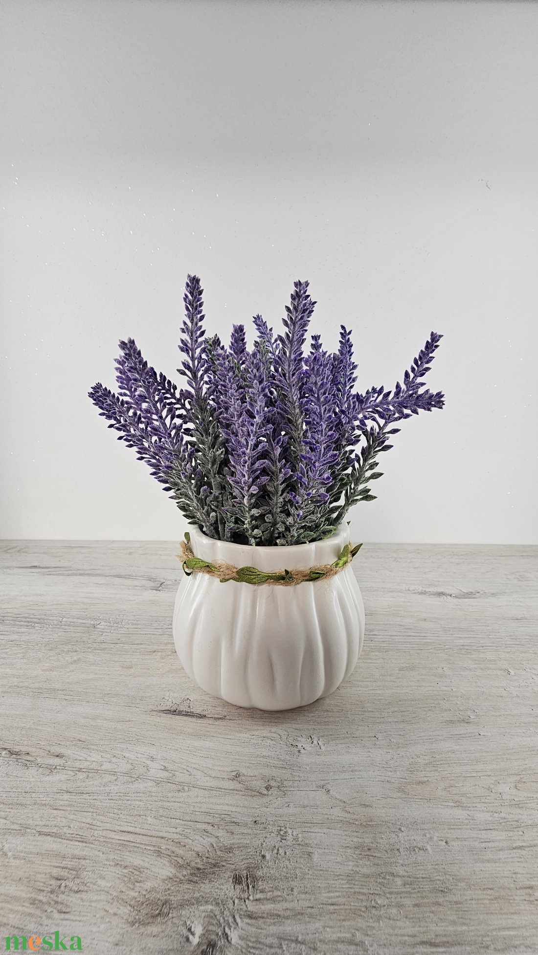 Levendula kerámia kaspóban - otthon & életmód - virágdekoráció - virágdíszek - virágdísz kaspóban - Meska.hu