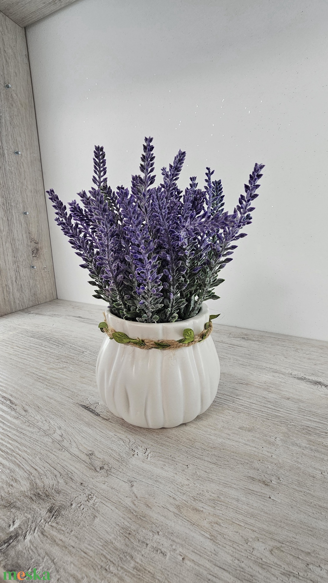 Levendula kerámia kaspóban - otthon & életmód - virágdekoráció - virágdíszek - virágdísz kaspóban - Meska.hu