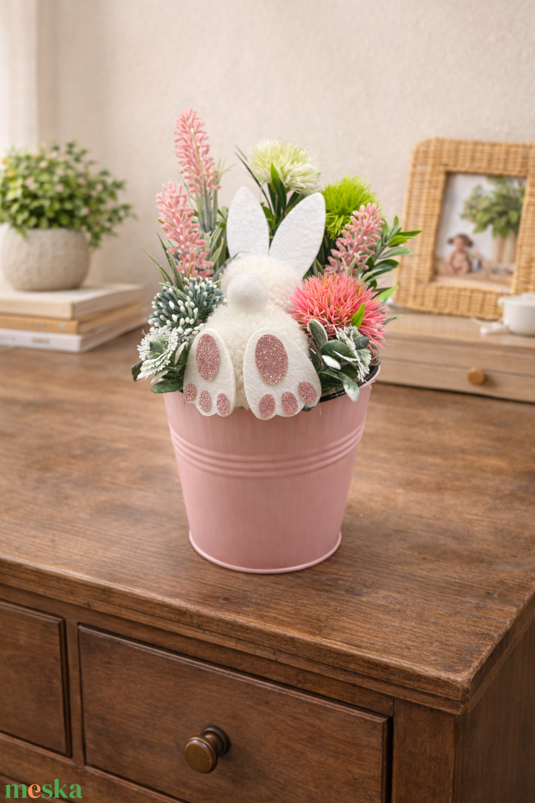 Nyuszi fém kaspóban - ünnepi díszek, dekorációk - húsvéti díszek és dekorációk - húsvéti asztaldíszek - Meska.hu