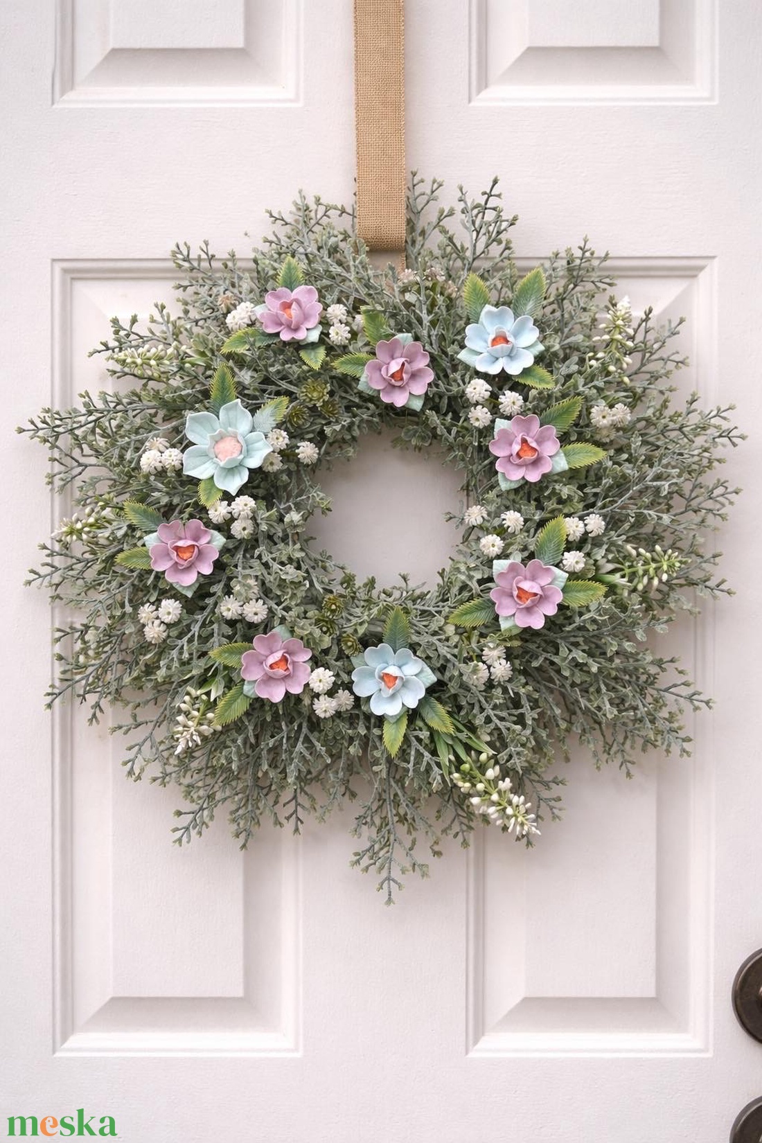 Koszorú kerámia virágokkal - otthon & életmód - dekoráció - ajtó- és ablak dekoráció - ajtódísz & kopogtató - Meska.hu