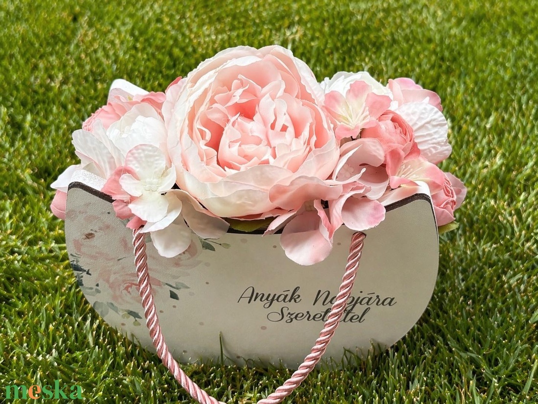 Anyák napi virágbox - otthon & életmód - virágdekoráció - virágok - virágbox - Meska.hu