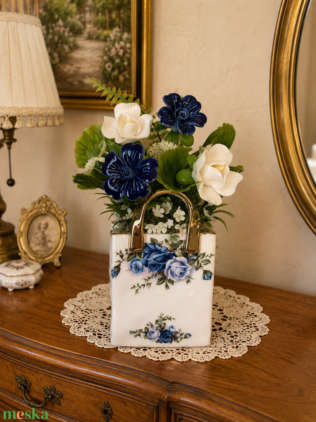 Kék kerámia virágok porcelán táskában - otthon & életmód - virágdekoráció - virágdíszek - asztali virágdísz - Meska.hu