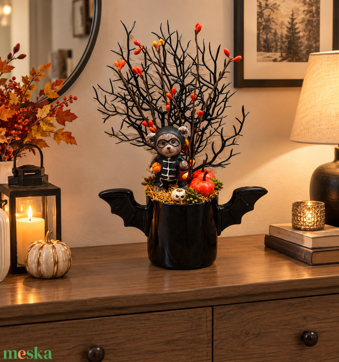 Cuki macis őszi dísz denevéres bögrében - otthon & életmód - dekoráció - halloween - halloweeni asztaldísz - Meska.hu