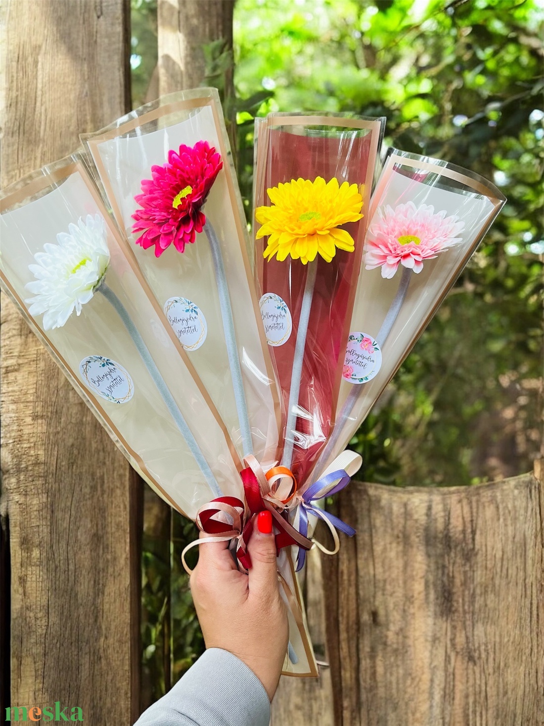 Ballagásra, pedagógusnapra real touch tulipán és gerbera - otthon & életmód - dekoráció - virágdísz és tartó - virágbox, virágdoboz - Meska.hu Ballagásra, pedagógusnapra real touch tulipán és gerbera - otthon & életmód - dekoráció - virágdísz és tartó - virágbox, virágdoboz - Meska.hu