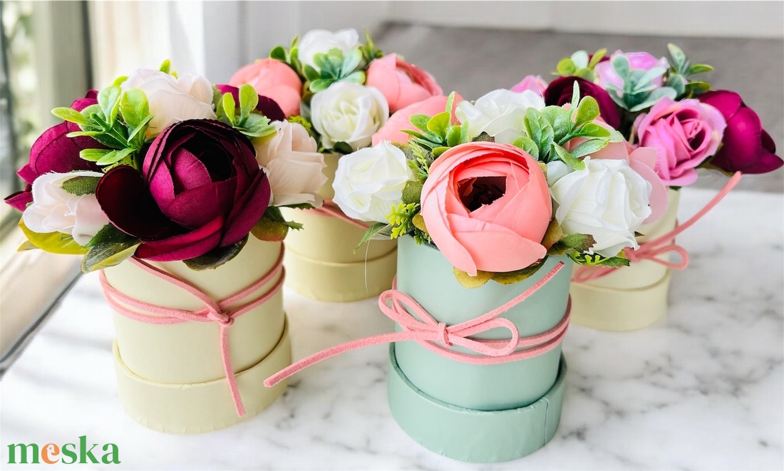 Nőnapi díszek - otthon & életmód - dekoráció - asztal és polc dekoráció - díszdoboz - Meska.hu