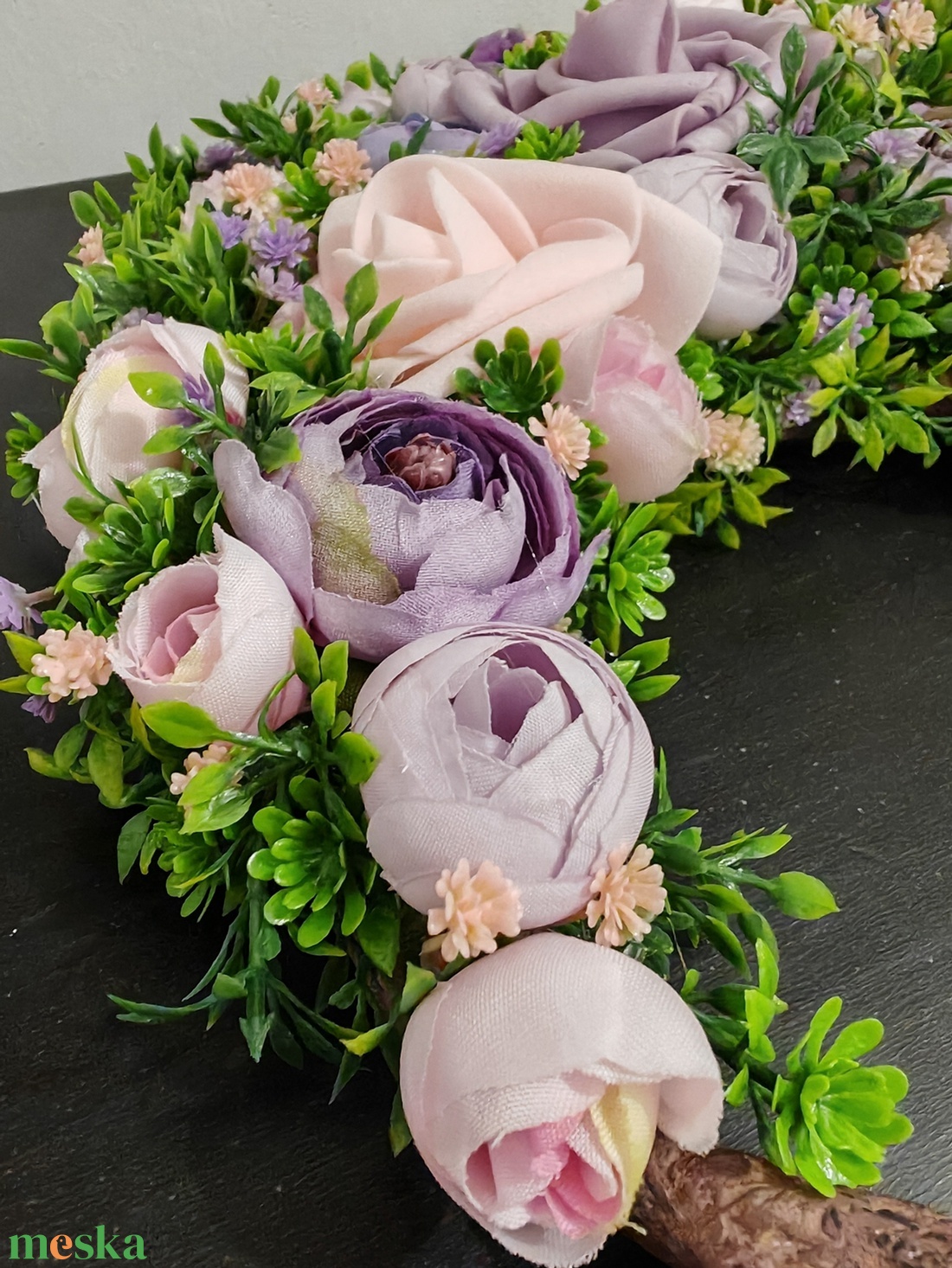 Rózsaszín-lila virágokkal készült tavaszi Életfa (Tündérfa) kopogtató  - otthon & életmód - dekoráció - ajtó- és ablak dekoráció - ajtódísz & kopogtató - Meska.hu