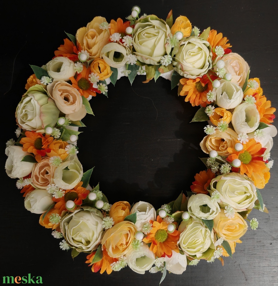 Vidám tavaszi kopogtató sárga és világoszöld virágokkal - otthon & életmód - dekoráció - ajtó- és ablak dekoráció - ajtódísz & kopogtató - Meska.hu