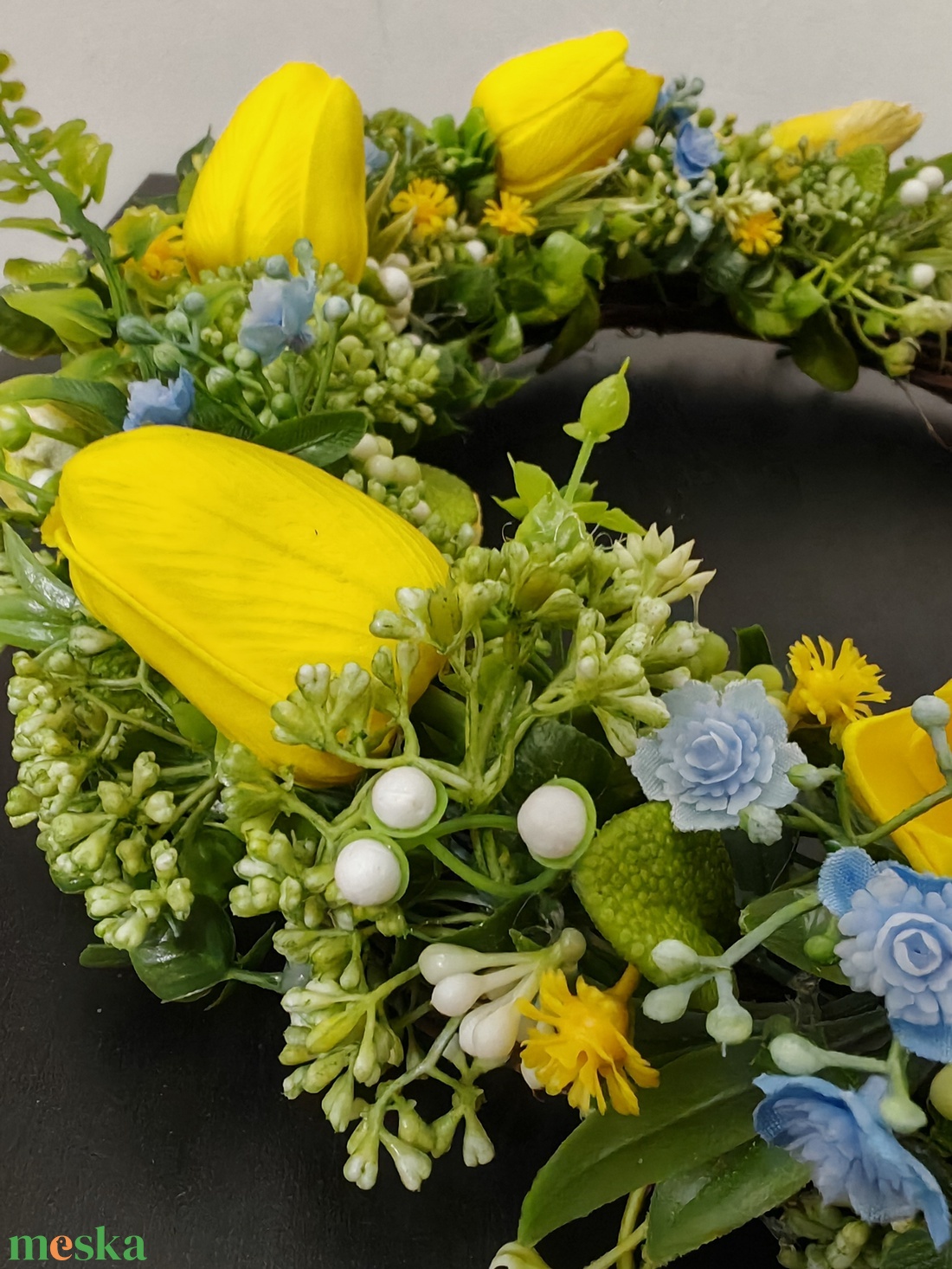 Vidám tavaszi kopogtató sárga tulipánnal - otthon & életmód - dekoráció - ajtó- és ablak dekoráció - ajtódísz & kopogtató - Meska.hu