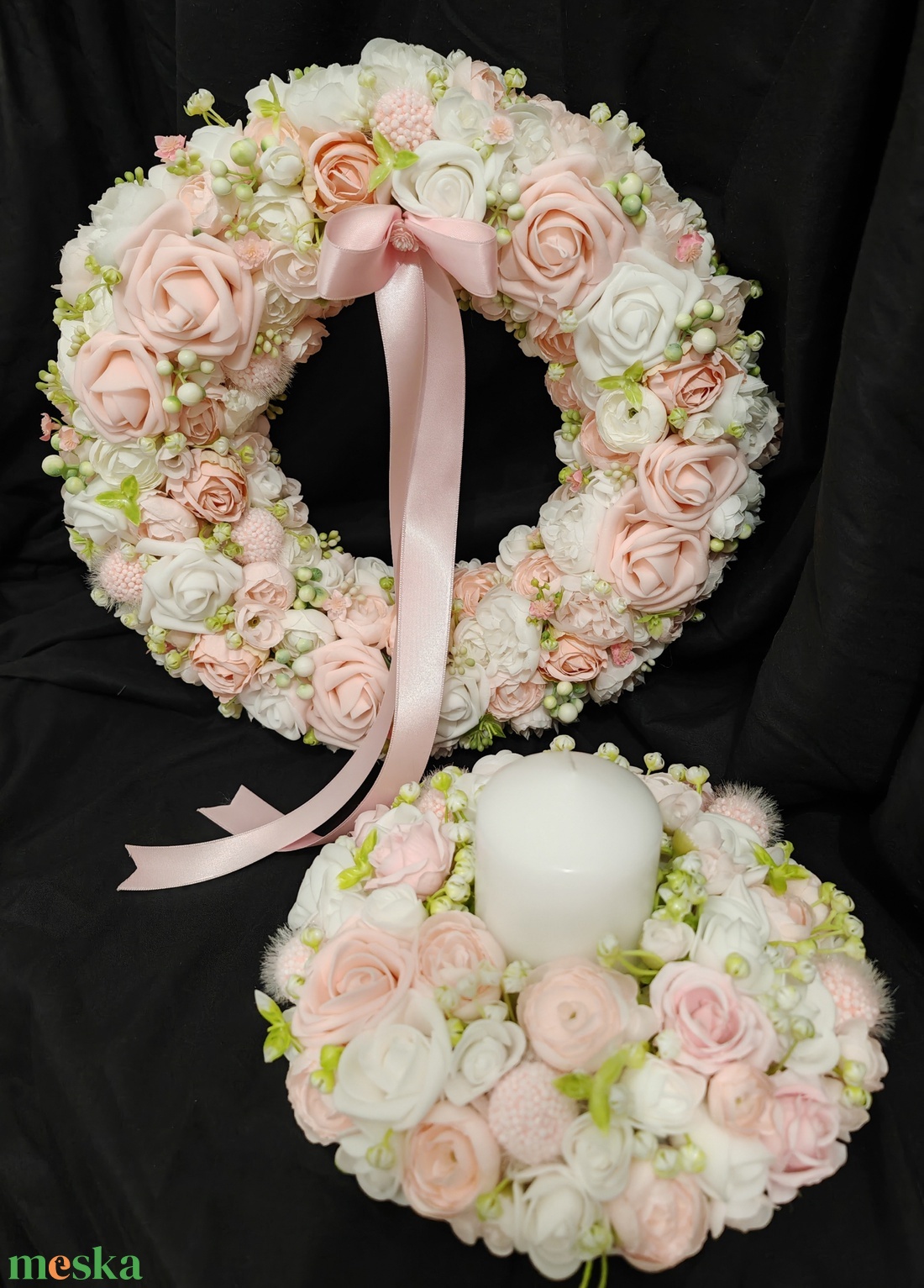 Rózsaszín és fehér virágokkal készült tavaszi kopogtató asztaldísszel - otthon & életmód - dekoráció - ajtó- és ablak dekoráció - ajtódísz & kopogtató - Meska.hu