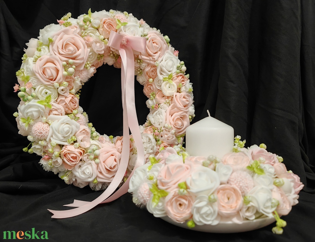 Rózsaszín és fehér virágokkal készült tavaszi kopogtató asztaldísszel - otthon & életmód - dekoráció - ajtó- és ablak dekoráció - ajtódísz & kopogtató - Meska.hu