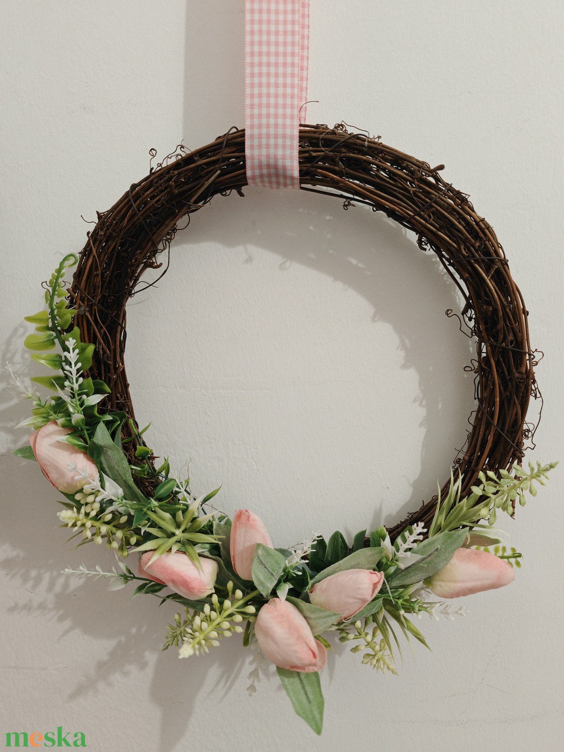 Tavaszi ajtódísz rózsaszín tulipánokkal - otthon & életmód - dekoráció - ajtó- és ablak dekoráció - ajtódísz & kopogtató - Meska.hu