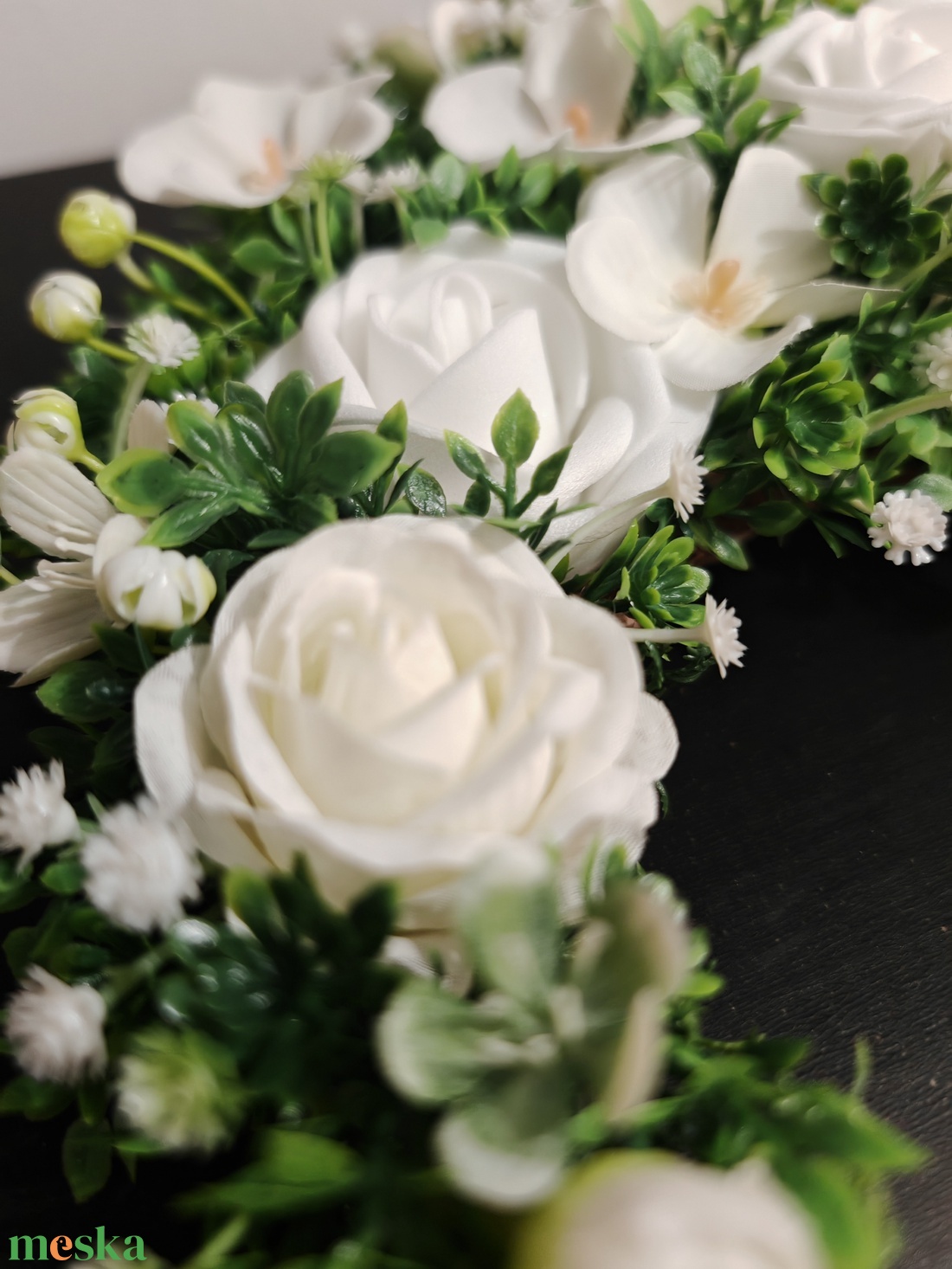 Hófehér virágokkal készült tavaszi Életfa (Tündérfa) kopogtató  - otthon & életmód - dekoráció - ajtó- és ablak dekoráció - ajtódísz & kopogtató - Meska.hu