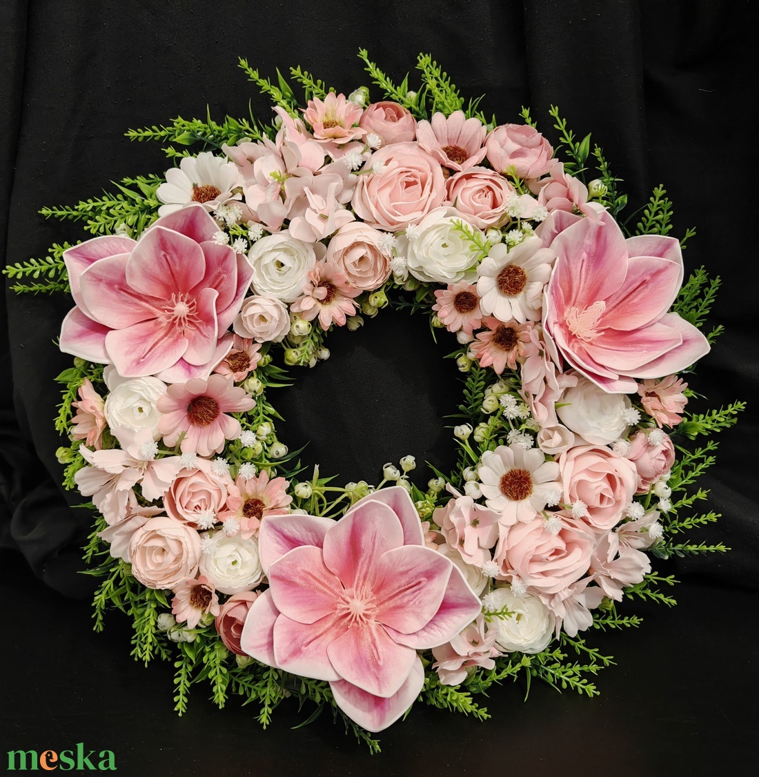 Tavaszi ajtódísz rózsaszín és fehér virágokkal - otthon & életmód - dekoráció - ajtó- és ablak dekoráció - ajtódísz & kopogtató - Meska.hu