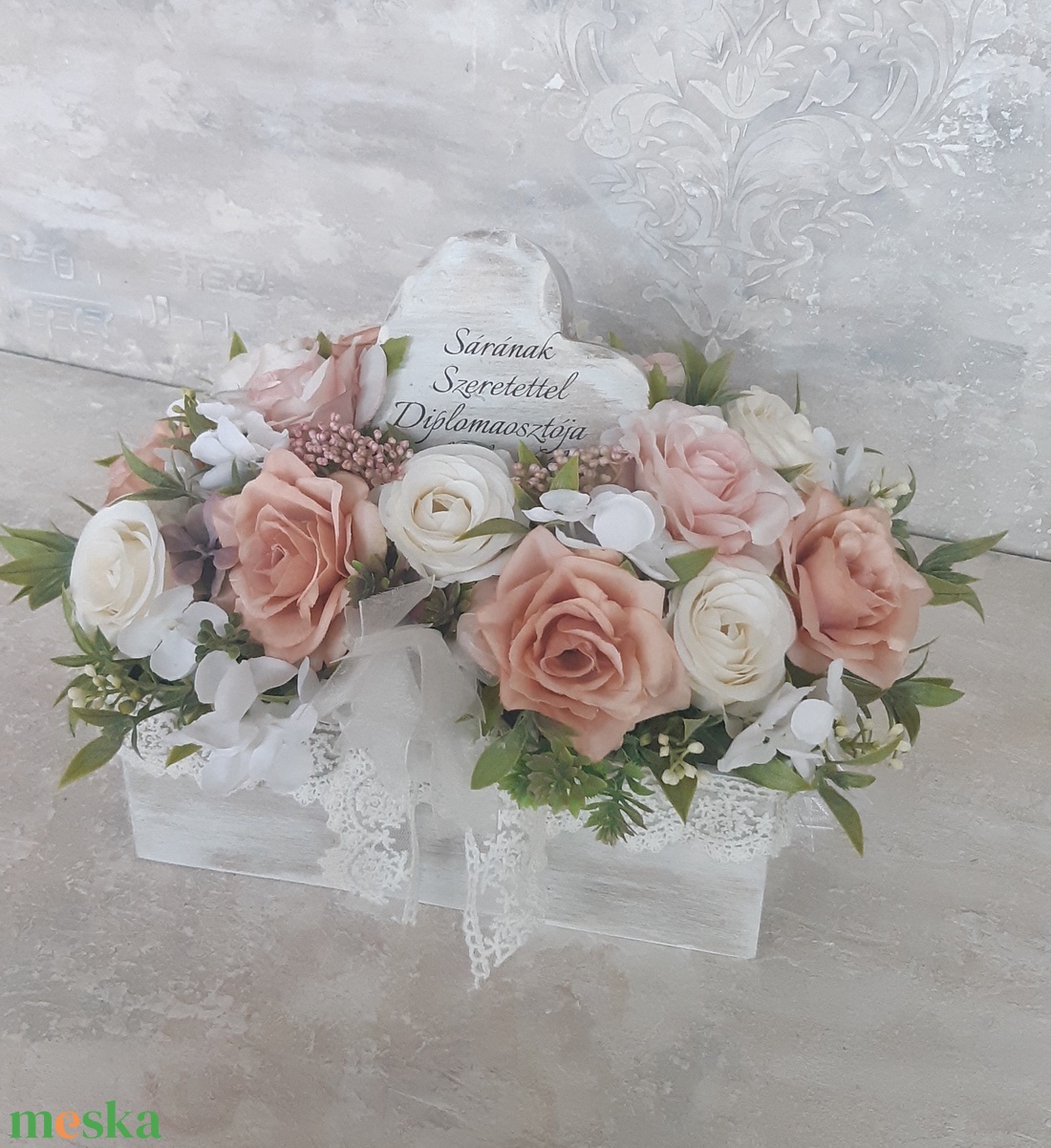 Névre szóló rózsabox-ajándék - otthon & életmód - virágdekoráció - virágok - virágbox - Meska.hu