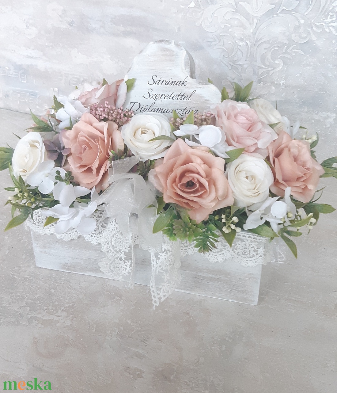 Névre szóló rózsabox-ajándék - otthon & életmód - virágdekoráció - virágok - virágbox - Meska.hu