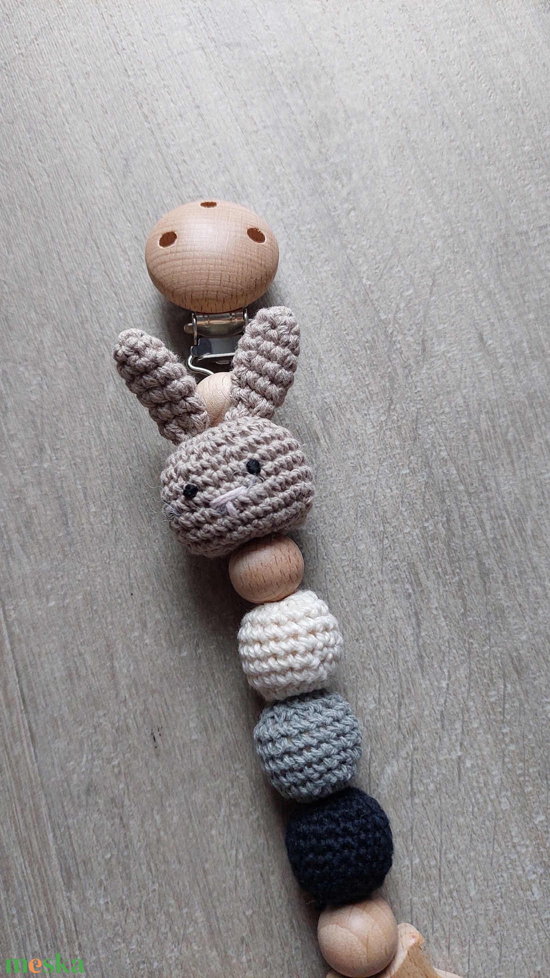 Horgolt nyuszis cumilánc - játék & sport - 3 éves kor alattiaknak - cumilánc - Meska.hu