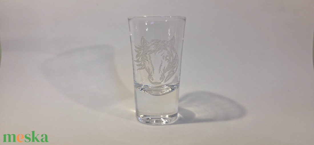 Lovas gravírozott felespohár - otthon & életmód - konyhafelszerelés, tálalás - tálalás - pálinkás poharak, szettek - Meska.hu