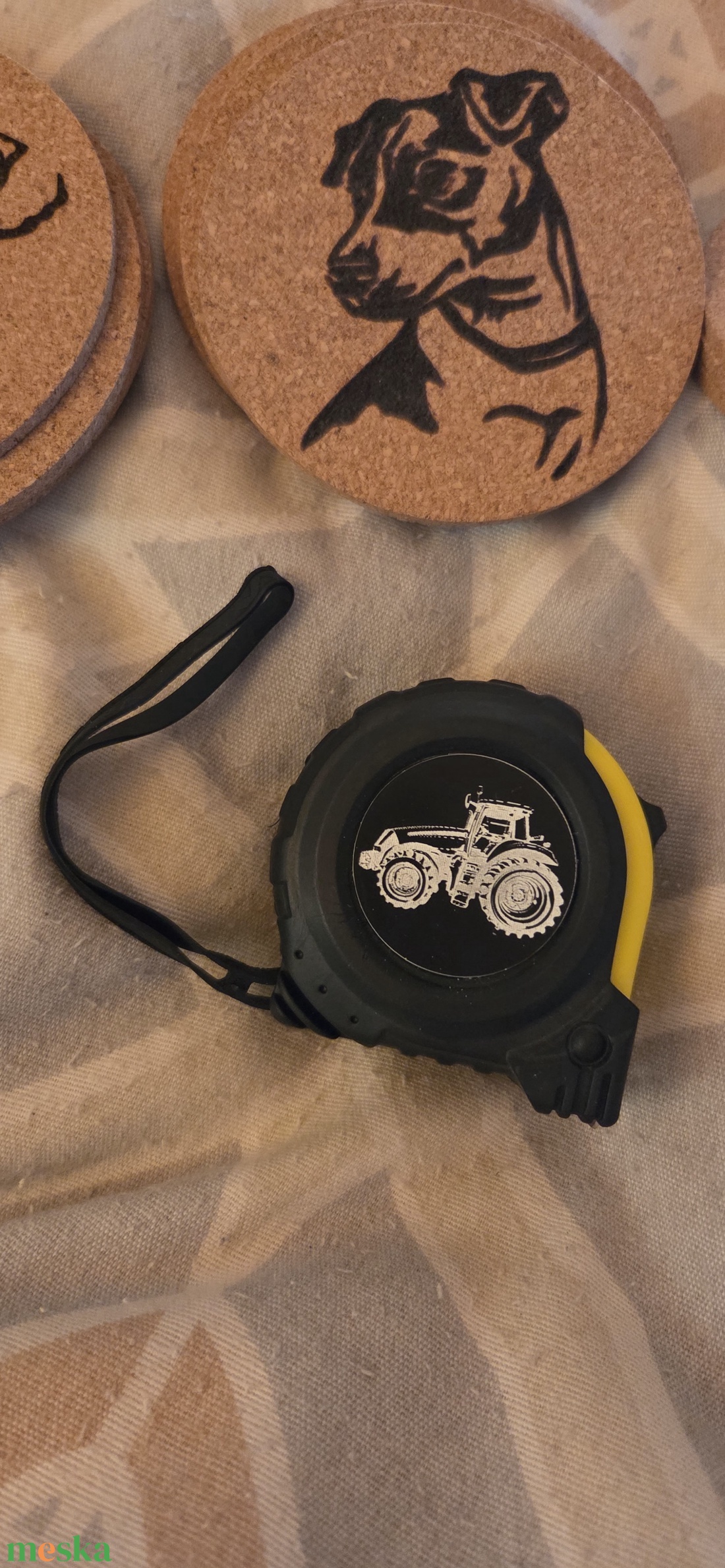 Traktoros mérőszallag - kellékek & szerszámok - díszíthető tárgyak - műanyag - Meska.hu