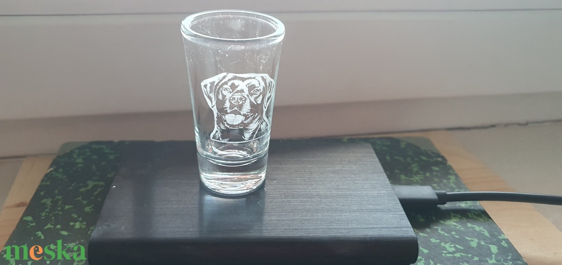 Kutyás Labrador gravírozott felespohár - otthon & életmód - konyhafelszerelés, tálalás - tálalás - pálinkás poharak, szettek - Meska.hu