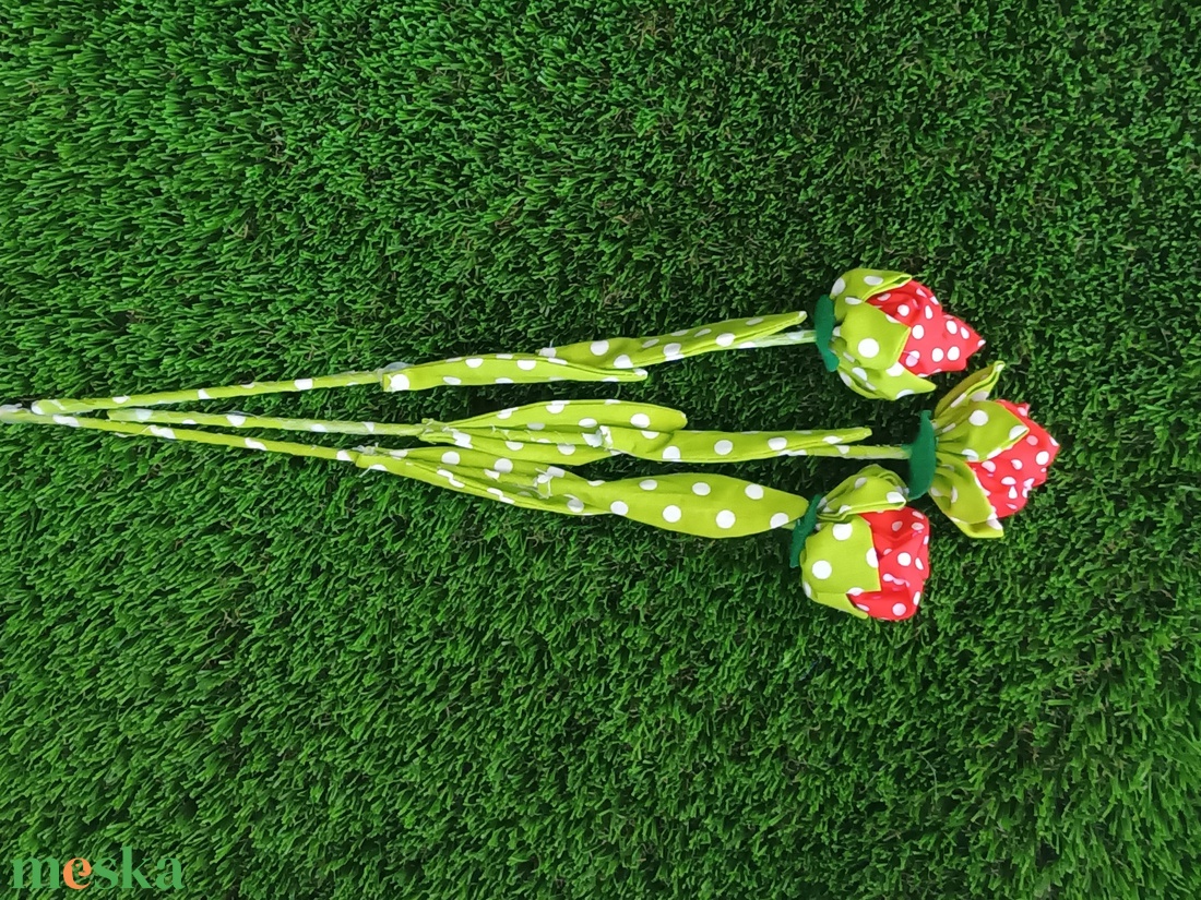 Piros pöttyös textil rózsa - otthon & életmód - virágdekoráció - virágok - szálas virág - Meska.hu