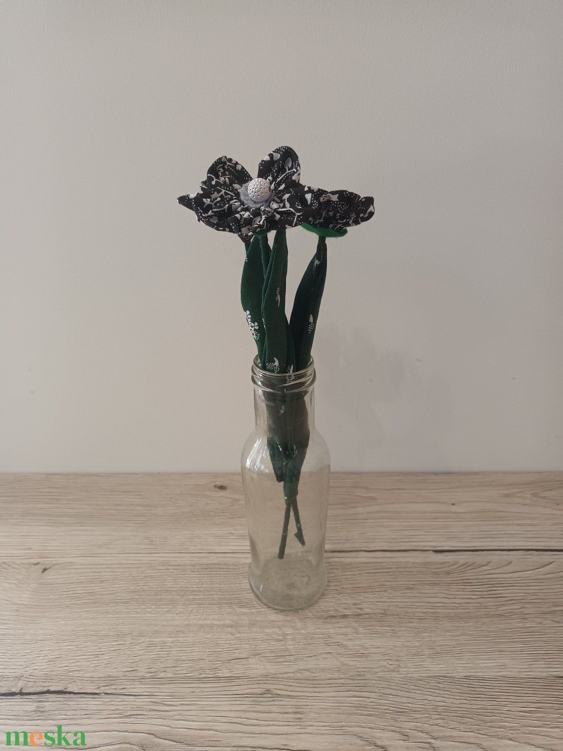 Fekete, fehér mintás nyári textil virágok - otthon & életmód - dekoráció - asztal és polc dekoráció - asztaldísz - Meska.hu