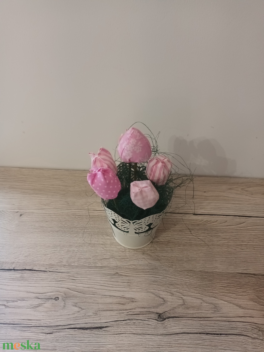 Textil tulipánok fehér vödörben - otthon & életmód - dekoráció - asztal és polc dekoráció - dekorációs tál, tartó - Meska.hu Textil tulipánok fehér vödörben - otthon & életmód - dekoráció - asztal és polc dekoráció - dekorációs tál, tartó - Meska.hu