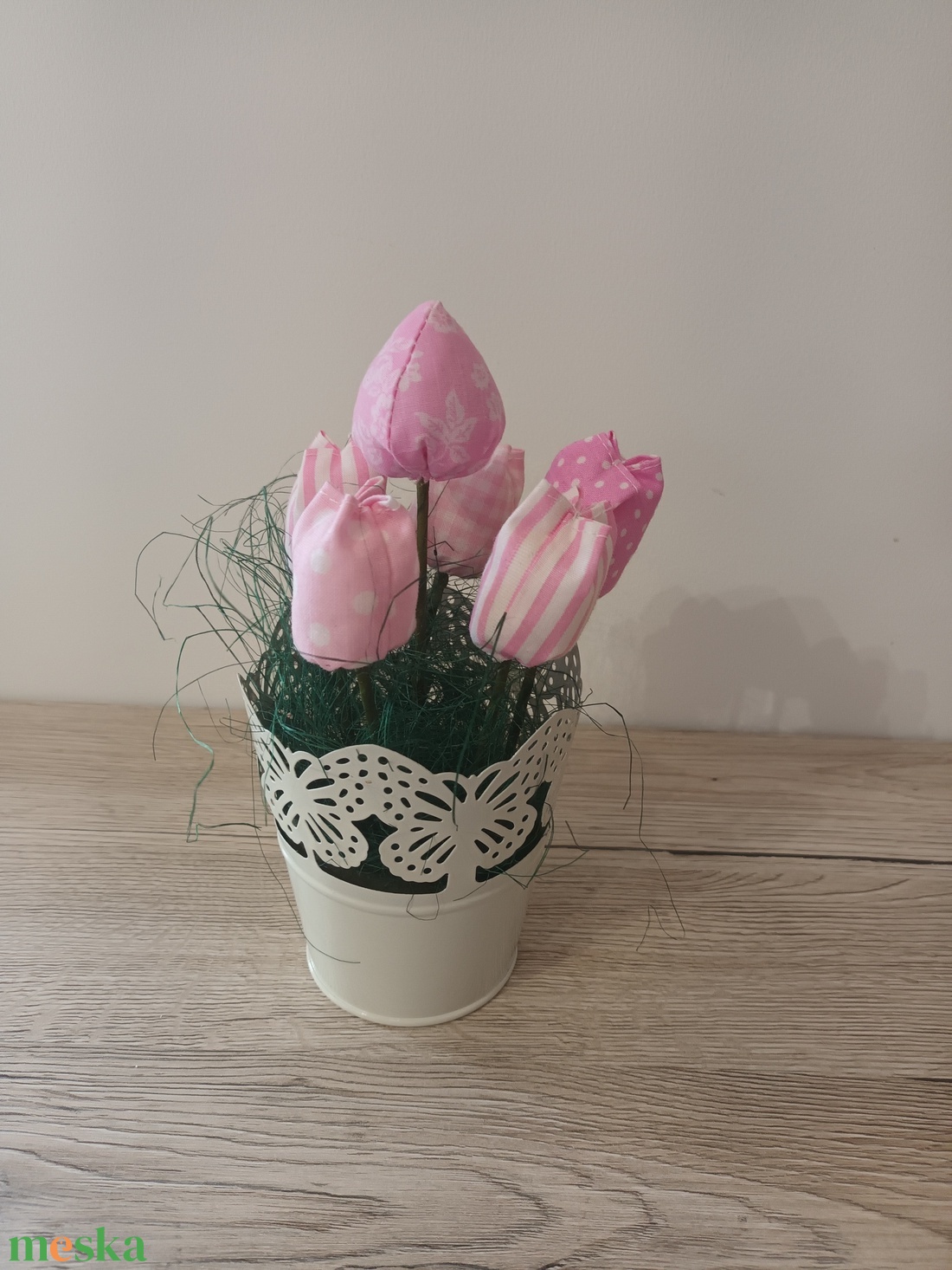 Textil tulipánok fehér vödörben - otthon & életmód - dekoráció - asztal és polc dekoráció - dekorációs tál, tartó - Meska.hu Textil tulipánok fehér vödörben - otthon & életmód - dekoráció - asztal és polc dekoráció - dekorációs tál, tartó - Meska.hu