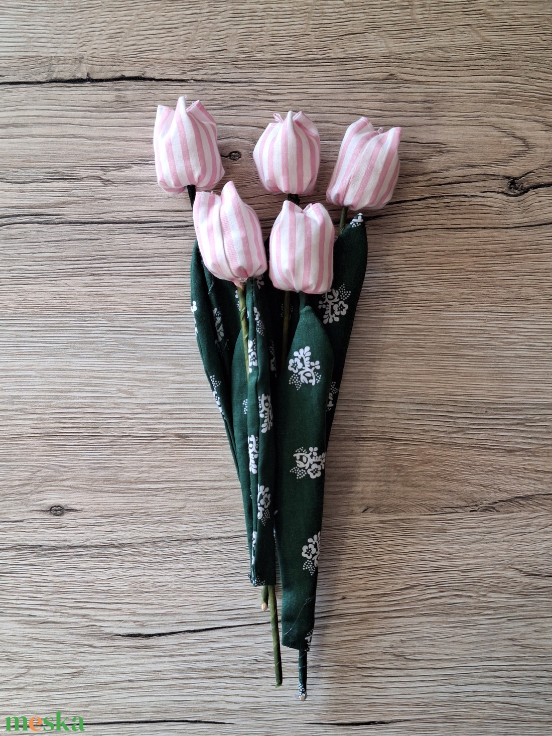 Rózsaszín-fehér csíkos textil tulipán - otthon & életmód - dekoráció - dísztárgy - Meska.hu Rózsaszín-fehér csíkos textil tulipán - otthon & életmód - dekoráció - dísztárgy - Meska.hu
