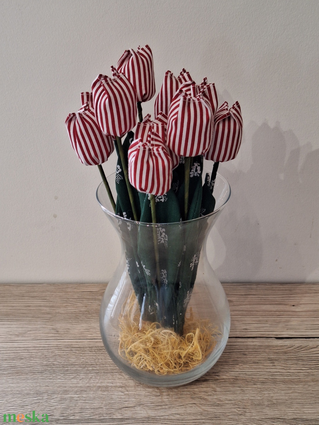 Piros-fehér csíkos textil tulipán - otthon & életmód - dekoráció - dísztárgy - Meska.hu Piros-fehér csíkos textil tulipán - otthon & életmód - dekoráció - dísztárgy - Meska.hu